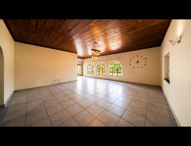 4 BEDROOM HOUSE FOR SALE IN PRETORIA GARDENS